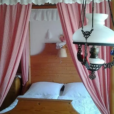 Gastehaus Zum Alten Schulhaus Guest house *