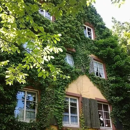 Gastehaus Zum Alten Schulhaus Guest house